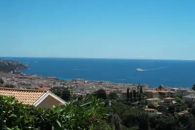 Image de Joli 2 Pièces, vue panoramique mer/ville, très bien équipé, proche centre ville