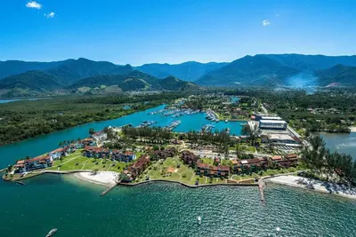 Image de Maison avec Piscine, Barbecue, Terrasse et 5 Chambres en Condominium - Angra dos Reis