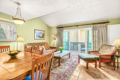 Image de Condo spacieux, terrasse, voiturette de golf, barbecue, Wifi, piscine commune et jacuzzi