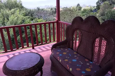 Image de Au coin de la rue, près de tout ce que vous voulez des collines Heredia