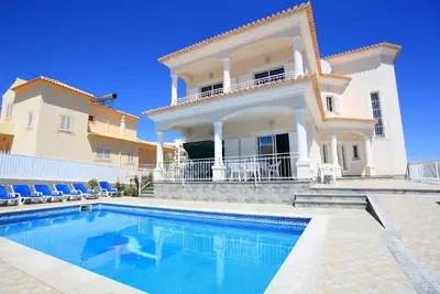 Villa Lumière avec piscine à Albufeira