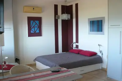Image de Villa-studio, vue sur mer, moderne, stylée, à 10 min de plage, terrasse, jardin
