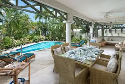 Image de New Luxury 3 Bed Apartment with own private pool