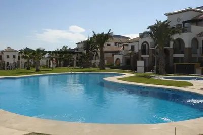 Image de Appartement Familial de Luxe 2 Chambres avec Piscine Extérieure / Intérieure et WiFi