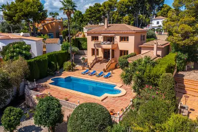 Image de Spacieuse villa de luxe de 3 chambres à coucher à Moraira avec grande piscine privée et vue sur la mer