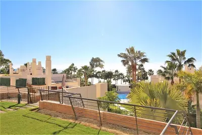 Fantastique appartement avec piscine intérieure, Proche plage, centre ville, bars et restaurants