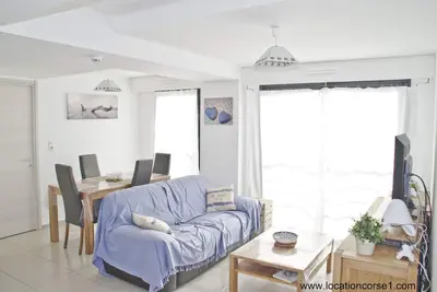 Image de 2-bedroom apartment on beach, sea & marina view, air-conditioning & WiFi fiber.