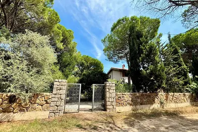 Image de Villa dans la forêt de pins, à 150 mètres de la plage