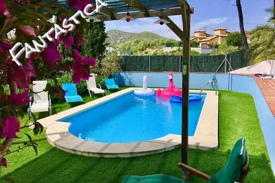 Image de Appartement Villa privée, terrasse privée, barbecue, piscine, beau jardin et vues!