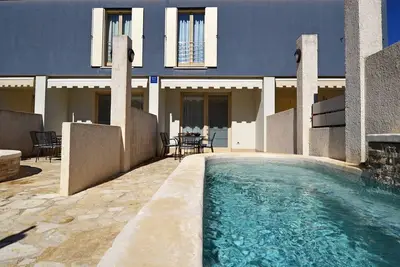 Image de Moderne, à seulement 300 mètres de la plage avec piscine privée