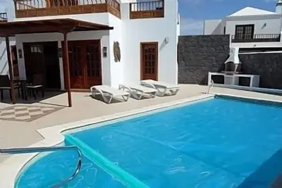 Image de Villa privée avec piscine privé chauffée et des chambres Climatisation