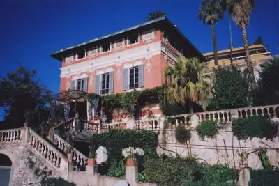 Image de Menton- Superbe villa de caractère de style italien avec piscine