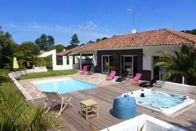 Image de Villa moderne avec Piscine/Spa/Cuisine été pour 8 pers Très belles prestations