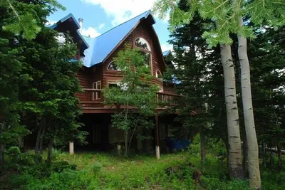 Image de Brian Head's-Belle, ensoleillée et spacieuse Ski-In, Ski-Out Mountain Home