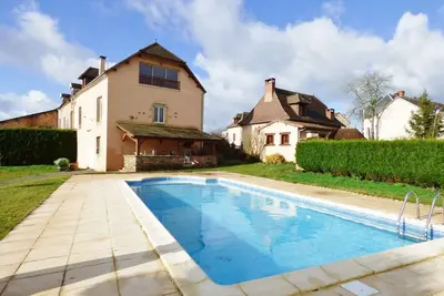 Image de Ensemble 2 gîtes 12 personnes Salagnac Périgord. Piscine. Famille/groupe d'amis.