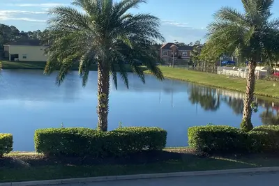 Image de Séjour magique à la maison avec piscine privée en face du pavillon, vue sur le lac et barbecue