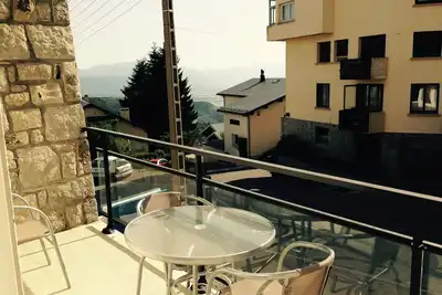 Image de À 5 mn à pied des télécabines, T 3 très lumineux, 8 couchages, wifi gratuit.