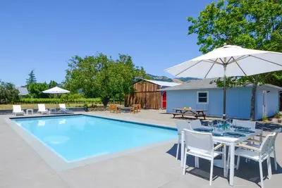 Image de Ferme viticole avec piscine au coeur de la région viticole de Sonoma