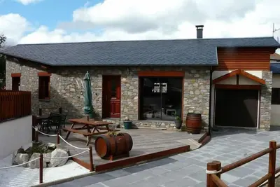 Image de Chalet pierre très cosy - intérieur tt bois- 8 pers sur 500m² avec fibre