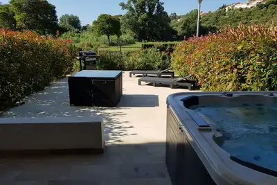 Image de Appart  T2 de 55 m² de terrasse 4ps, clim, jacuzzi. . .