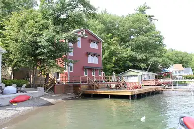 Image de Maison contemporaine au bord du lac