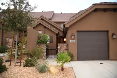 Image de Nouveau haut de gamme Southern Utah Getaway (4 chambres, 2. 5 salles de bain, 10 couchages)