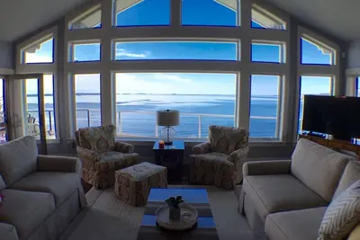Image de Maison en bord de mer avec une vue panoramique imprenable sur la baie de Penobscot, près de Camden