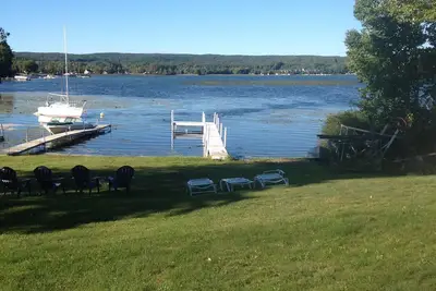 Image de Cottage de luxe récemment rénové sur le lac de travers