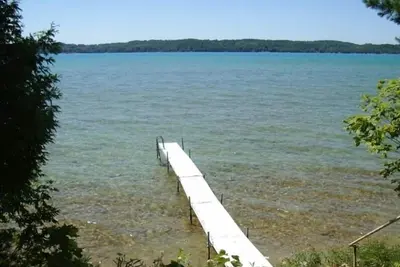 Image de Propriété de façade du lac Torch sur le lac Torch, juste au sud de la rivière Clam
