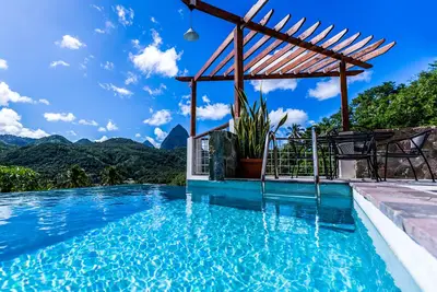 Image de Serrana Villa - Luxury Hilltop Retreat; Great Location; Vues Inoubliables!
