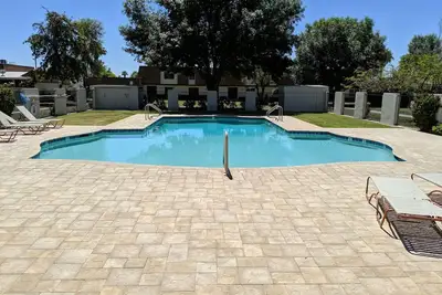 Image de Nouveau! 3 lit / 2. 5 salles de bain dans la vieille ville avec jacuzzi privé