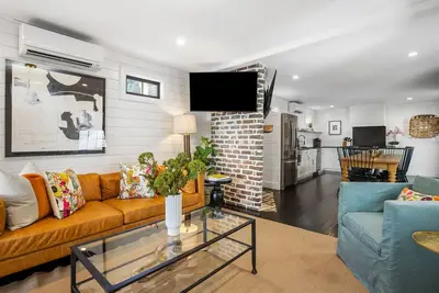 Image de Guesthouse Charleston: Maison Neuve / Parking / 1 Bloc au Roi Supérieur