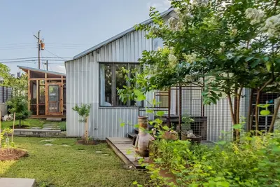 Image de Extraordinaire East Austin Escape