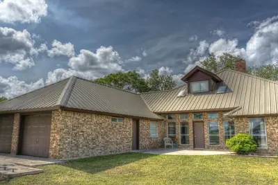 Image de Grande Maison Sur La Belle RIVIÈRE Frio Quite