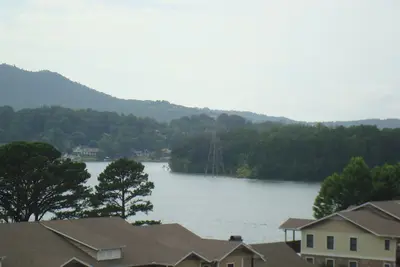 Image de Luxe 3 Br Townhome sur Chatuge! Quai couvert, kayaks, canoës, planches en P inclus!