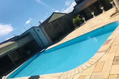Image de Grande maison avec piscine Ă Itanhaem