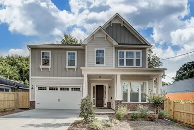 Image de La plus belle nouvelle maison construite à côté du centre-ville à un prix abordable!