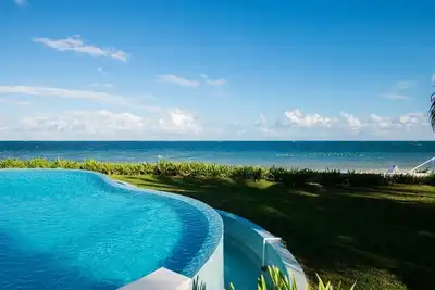 Image de Glamour en bord de mer, villa de luxe Riviera Maya, Pto Morelos.