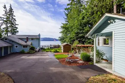 Image de Incroyable Waterfront Maison- peut accueillir jusqu'à 16