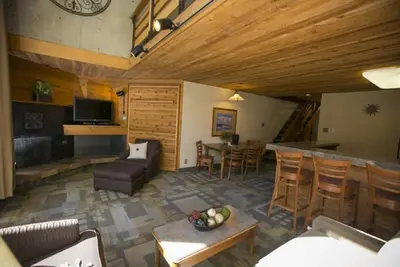 Image de Condo Iron Blossam à prix réduits - Ski-in Ski-out du 18 au 26 janvier Seulement - pour 8 personnes