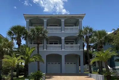 Image de Vue panoramique du balcon, piscine, wifi et pas de la plage