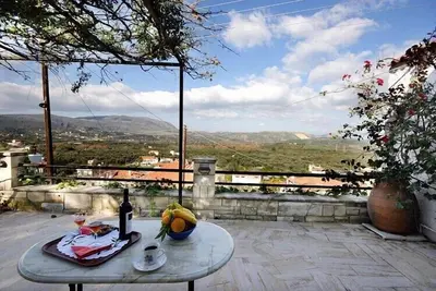 Image de Traditional cottage with panoramic view. Ideal for couples and families.
