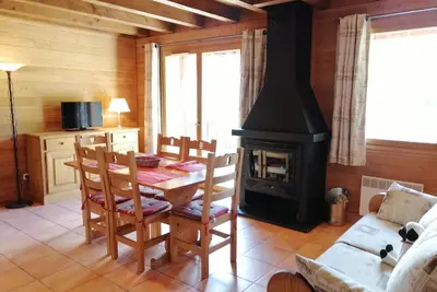 Chalet chaleureux 3 pièces avec cheminée à Pra-Loup