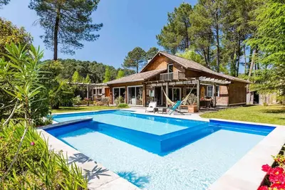 Image de Villa en bois au calme à 15 mn des plages