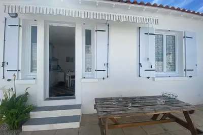 Image de Charmant T2 avec Terrasse Privée, à 600m Plage et Commerces, La Tranche-sur-Mer