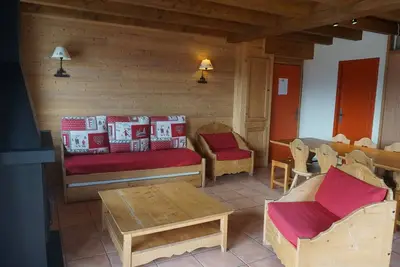 Chalet chaleureux pour 10 personnes à Pra Loup, terrasse, cheminée et WiFi