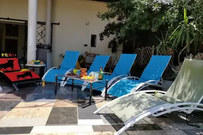 Image de Au Mas des Marbres Sauvages, appartement pour 6 personnes, dans immense parc