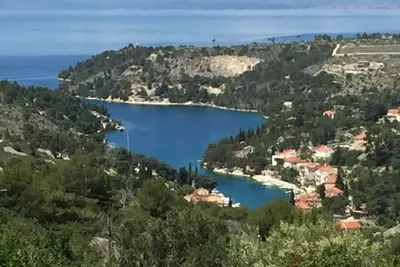 Image de Vacances tranquilles dans un petit endroit sur la côte de l'île de Brac