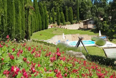 Agriturismo Sassi Bianchi, dans le vert avec piscine privée idéale pour les groupes