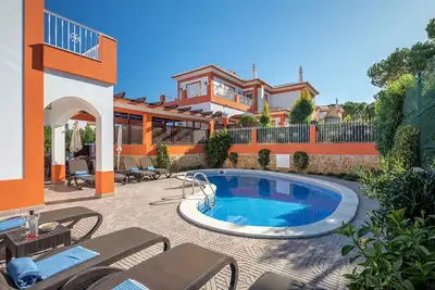Villa privée Ribeiro Iii de 8 chambres, près des plages et des commodités locales